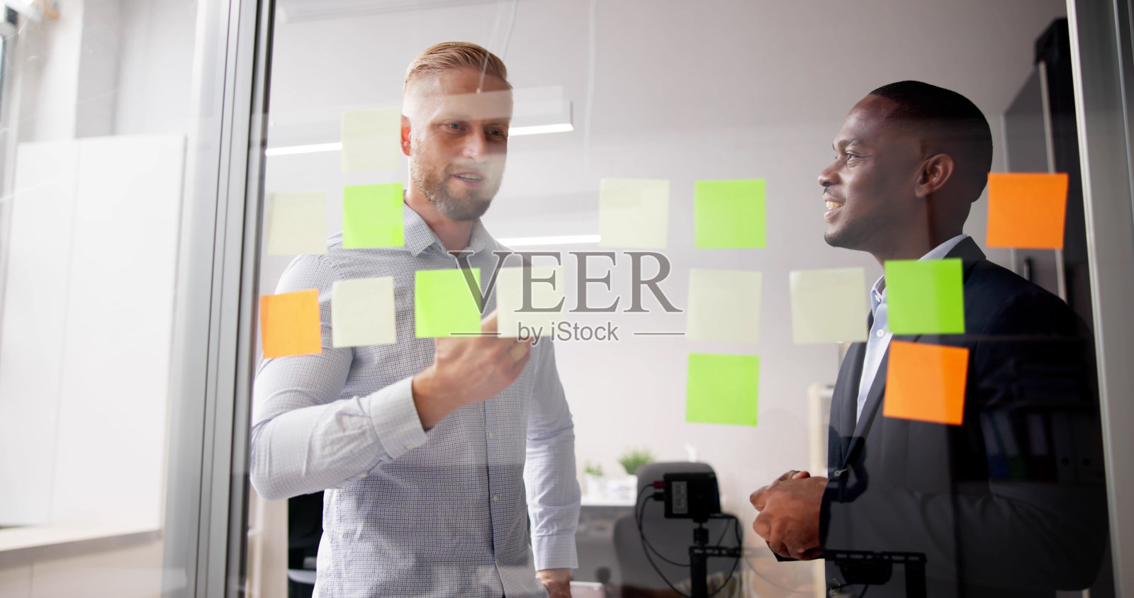 项目经理使用看板方法照片摄影图片