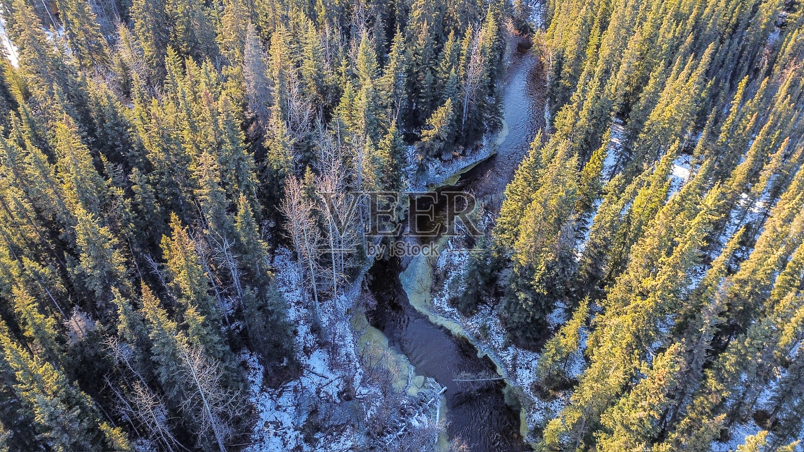 驼鹿河——河上开始结冰照片摄影图片