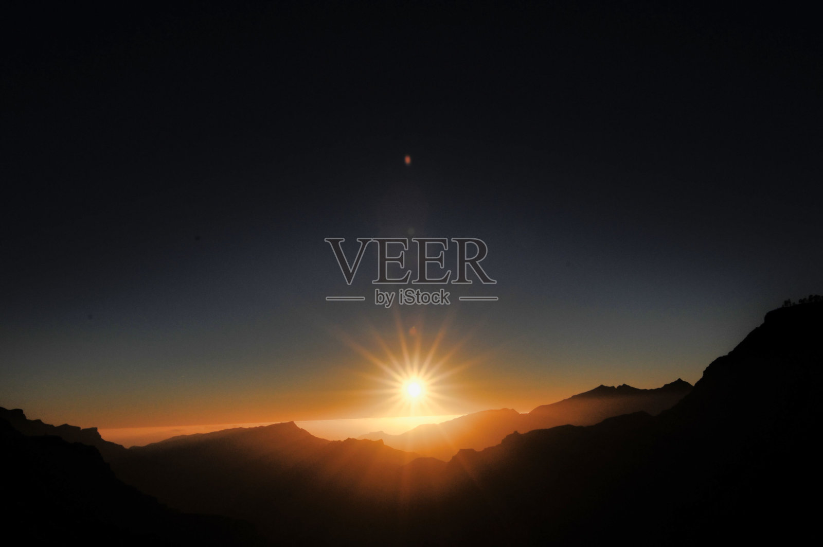 日落在山间，照片画面数码影像照片摄影图片