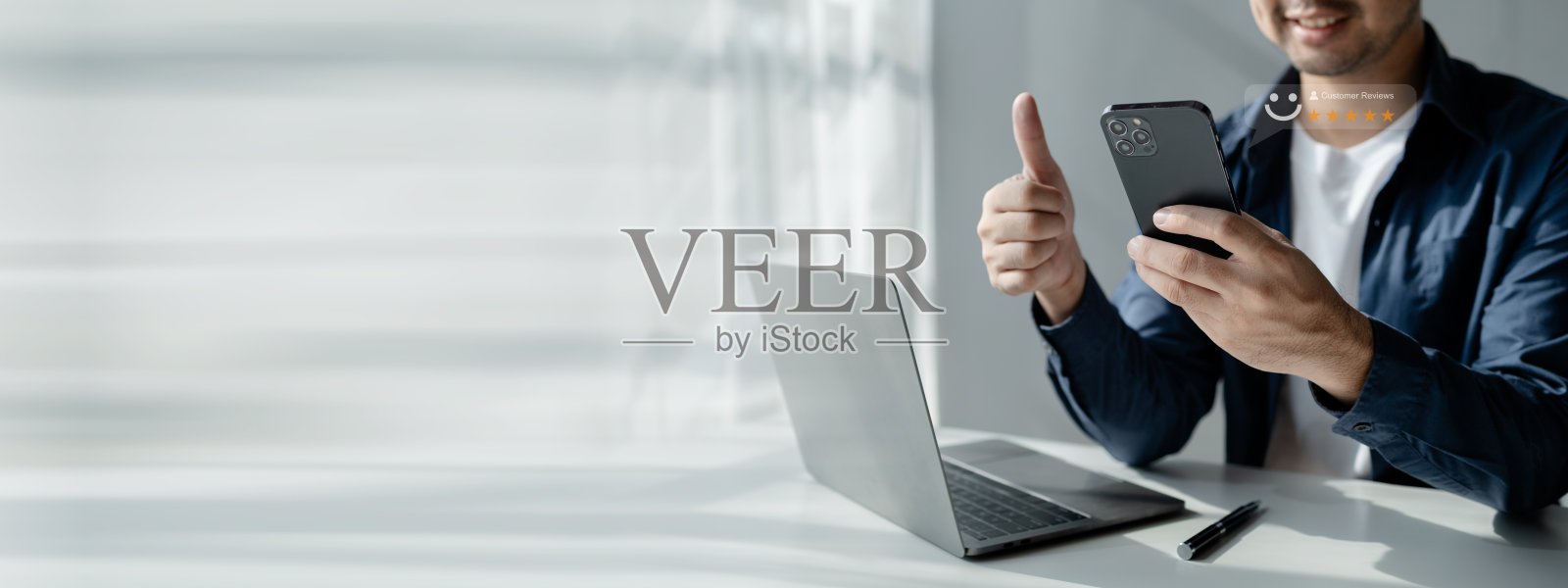 在使用该服务后对商店进行评价，在使用该服务后对商店提出意见和建议，对使用该服务的满意度进行评价。网上商店评论的想法。照片摄影图片