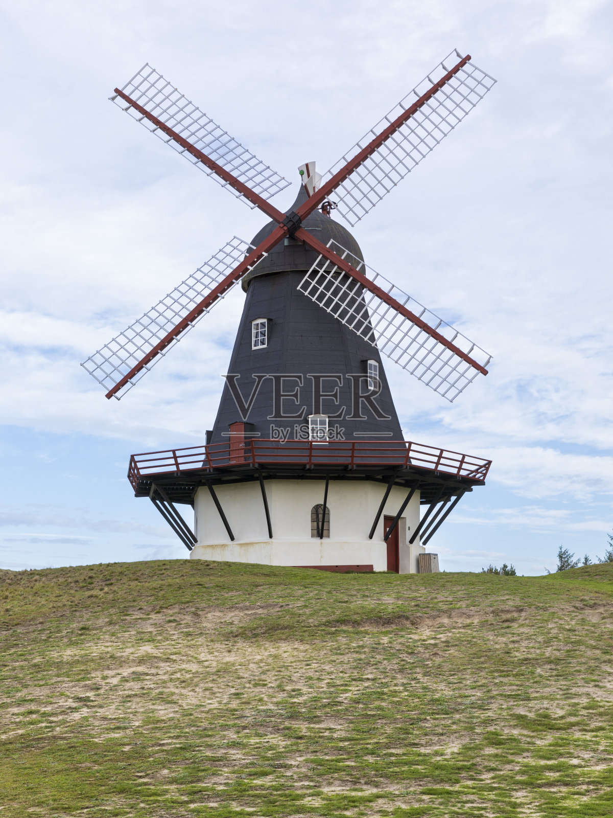 丹麦法诺岛Sønderho村历史悠久的风车照片摄影图片
