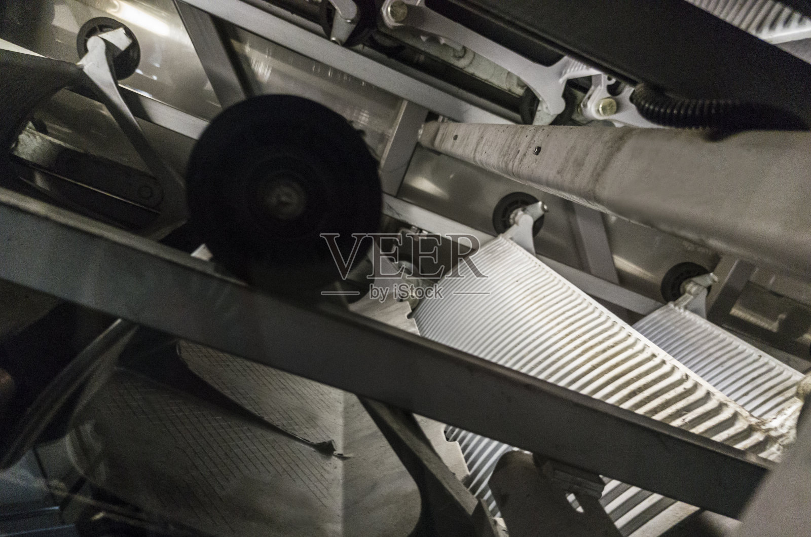 自动扶梯的内部机构照片摄影图片