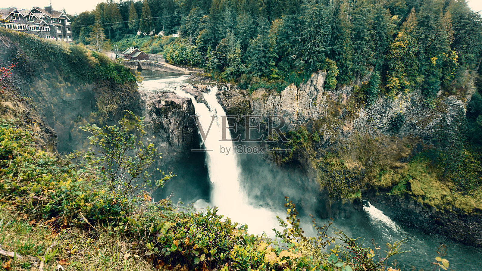 斯诺夸尔米瀑布照片摄影图片