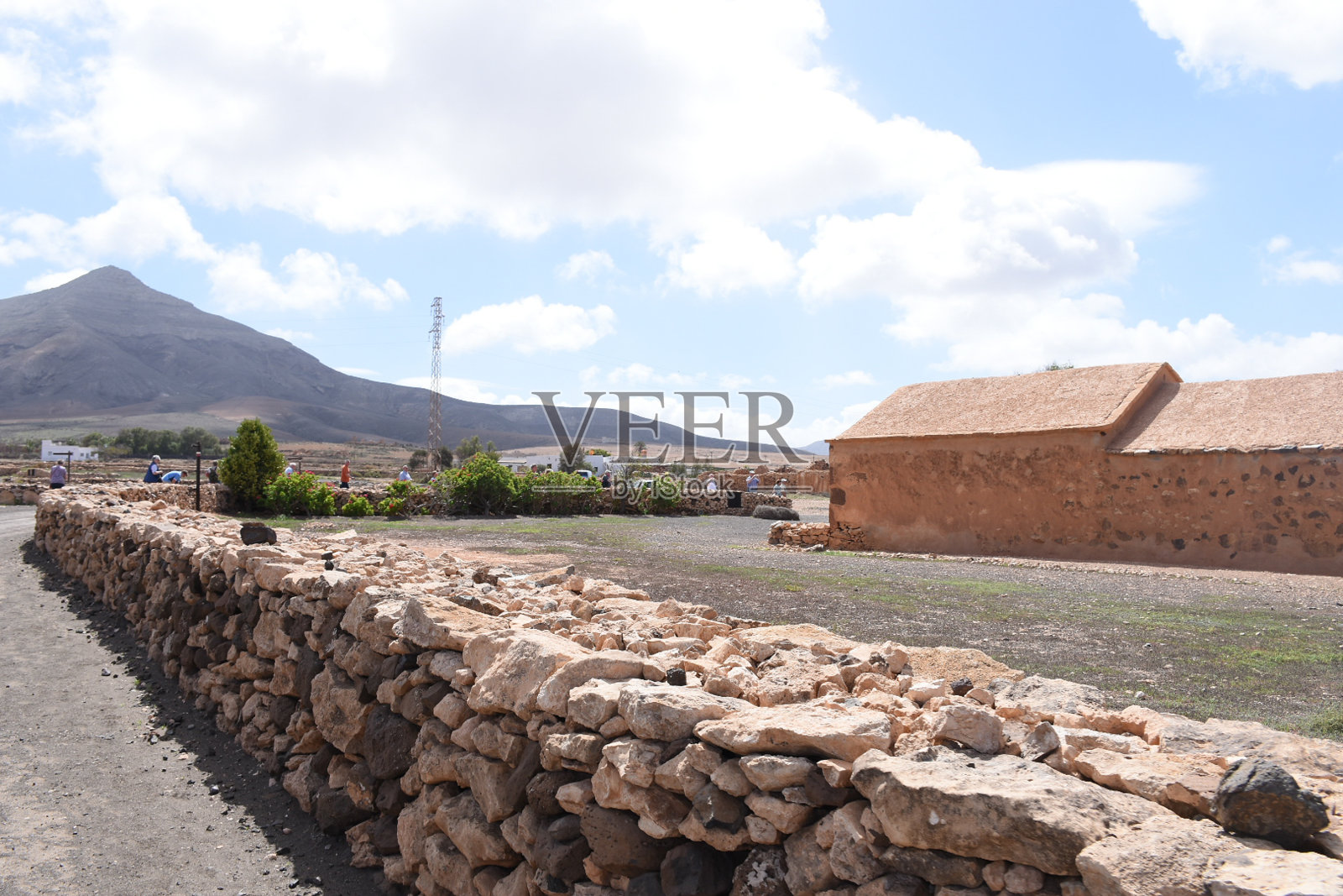 富埃特文图拉村风景如画，照片摄影图片