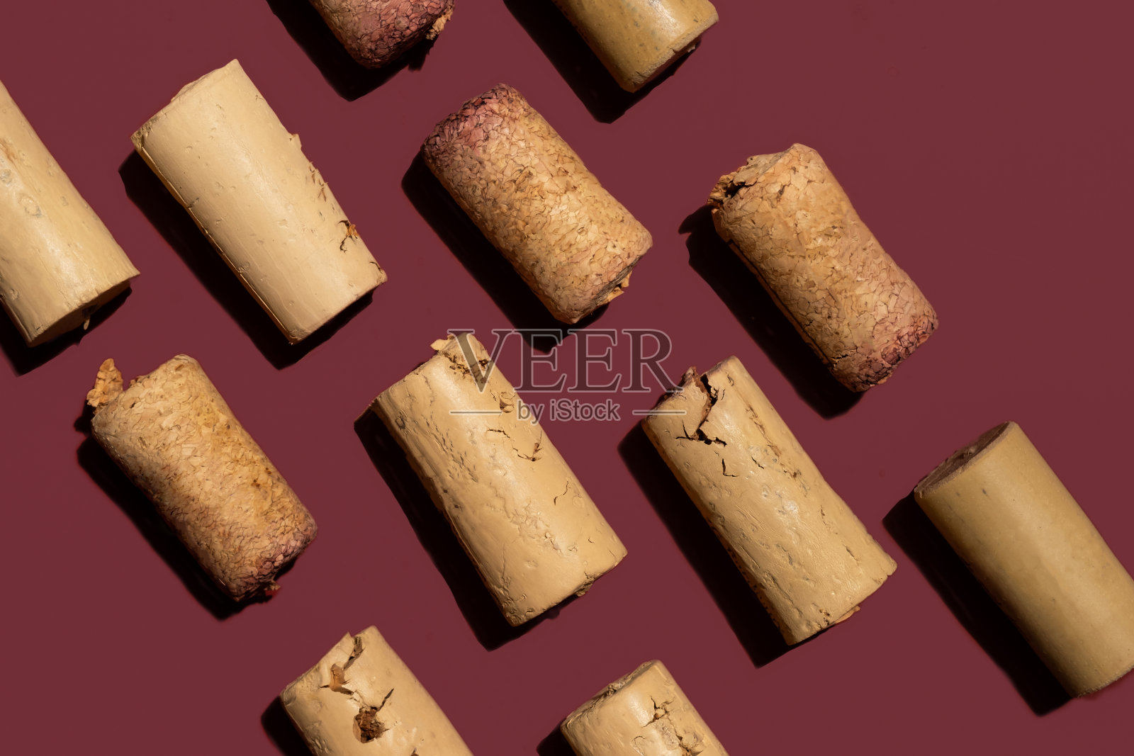 葡萄酒软木塞收藏。平躺照片摄影图片