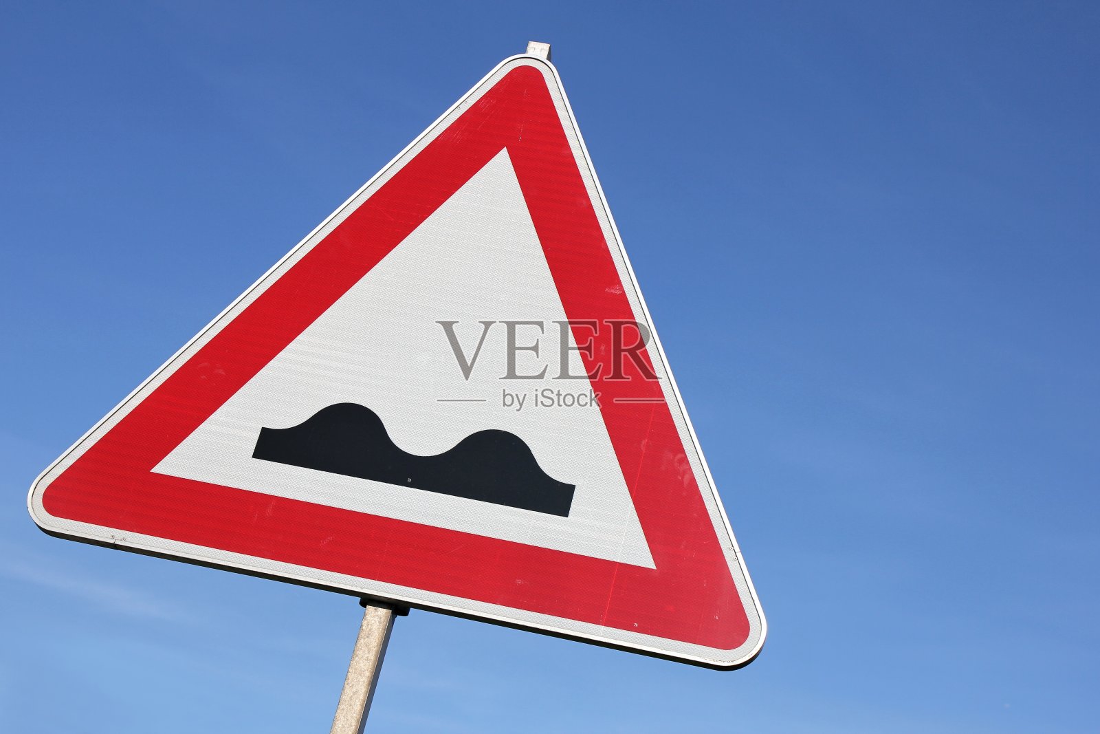 德国路标:道路崎岖不平照片摄影图片