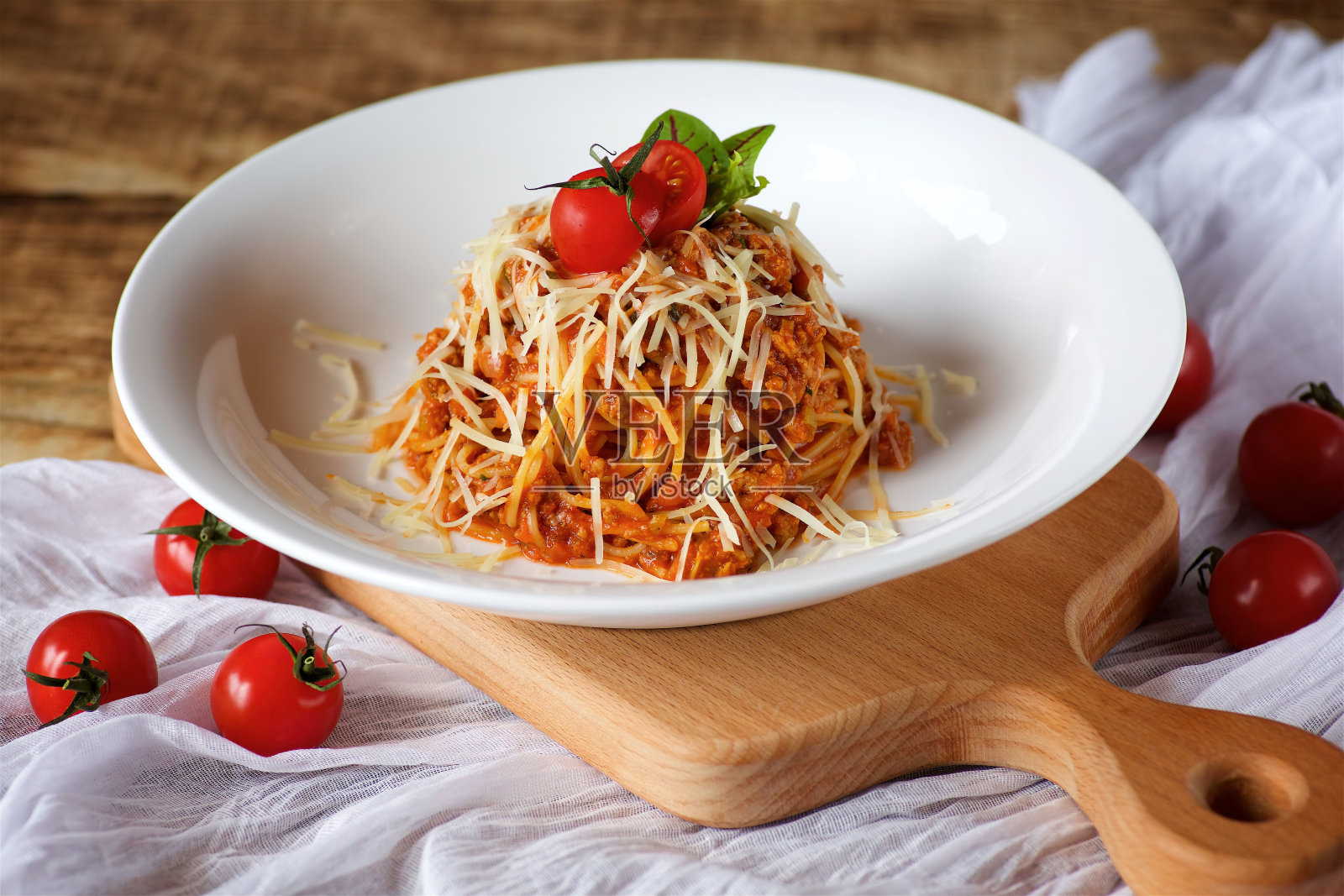 意大利面加奶酪和肉照片摄影图片