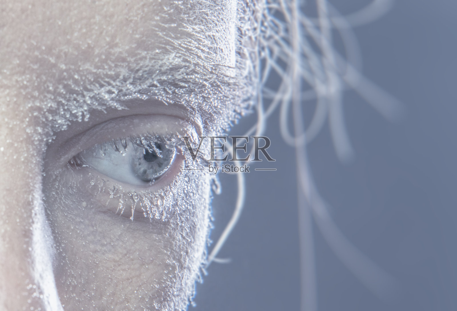 有小水滴的湿皮肤的特写肖像照片摄影图片