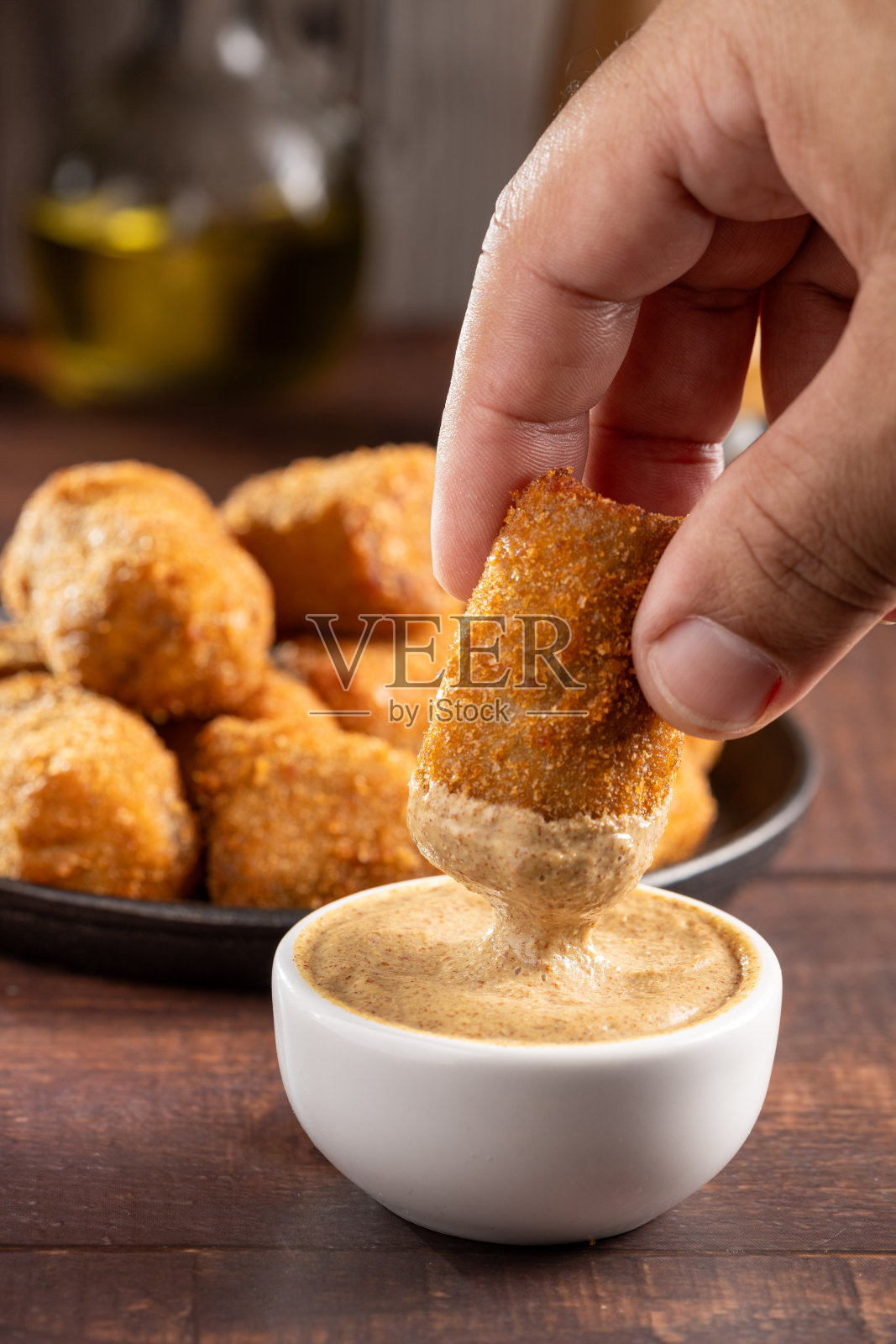 美味的炸肉丸子。传统的炸肉饼。照片摄影图片