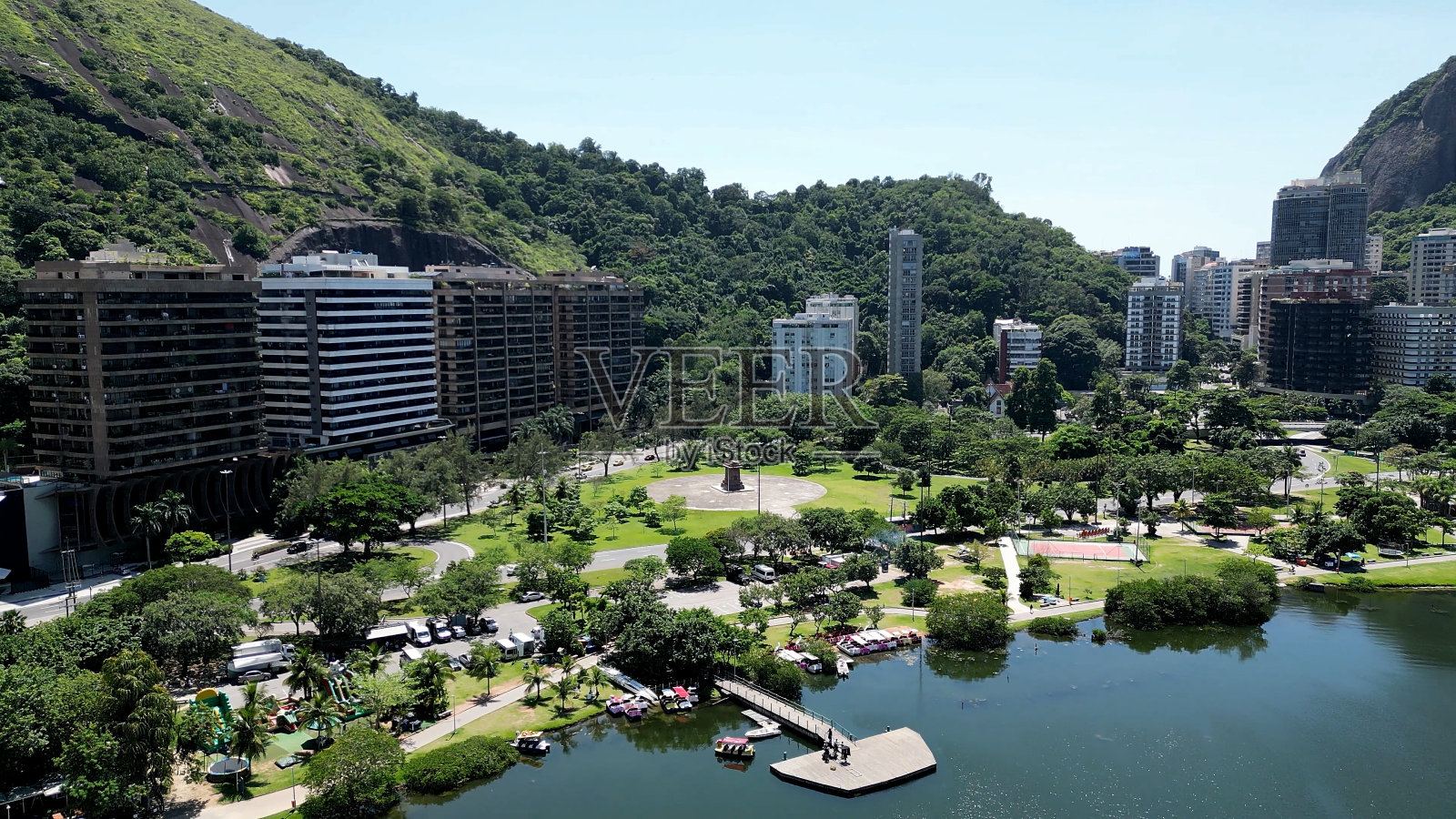 巴西里约热内卢罗德里戈湖的住宅建筑。照片摄影图片