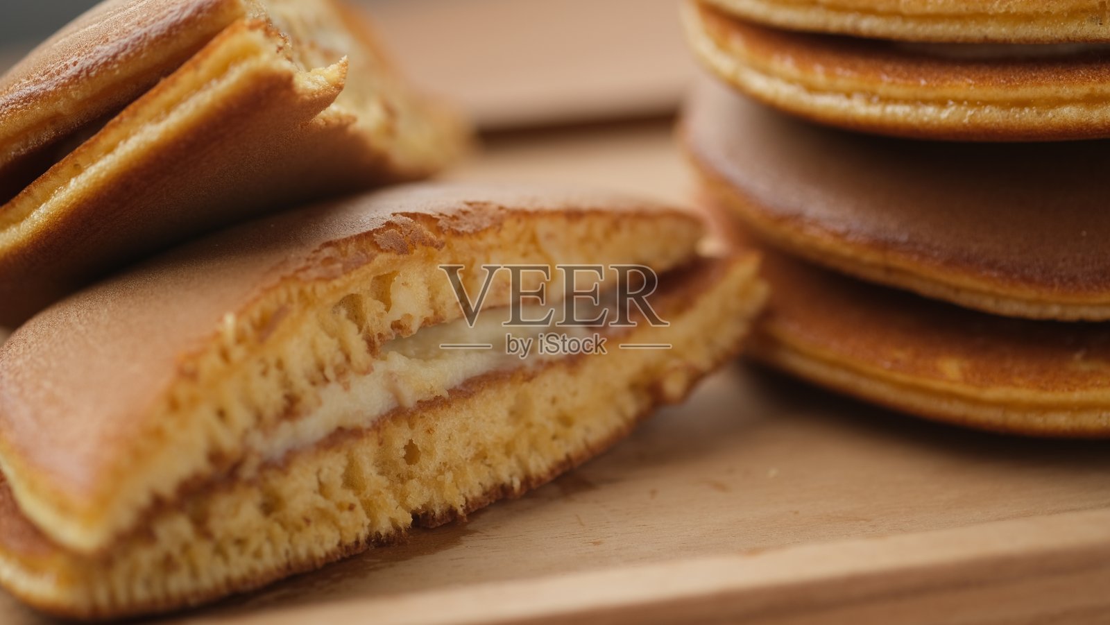 烧是一种日式甜点。照片摄影图片