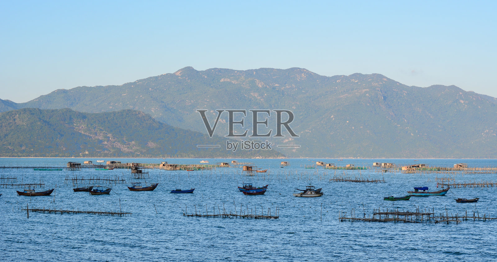 越南芽庄的海景照片摄影图片