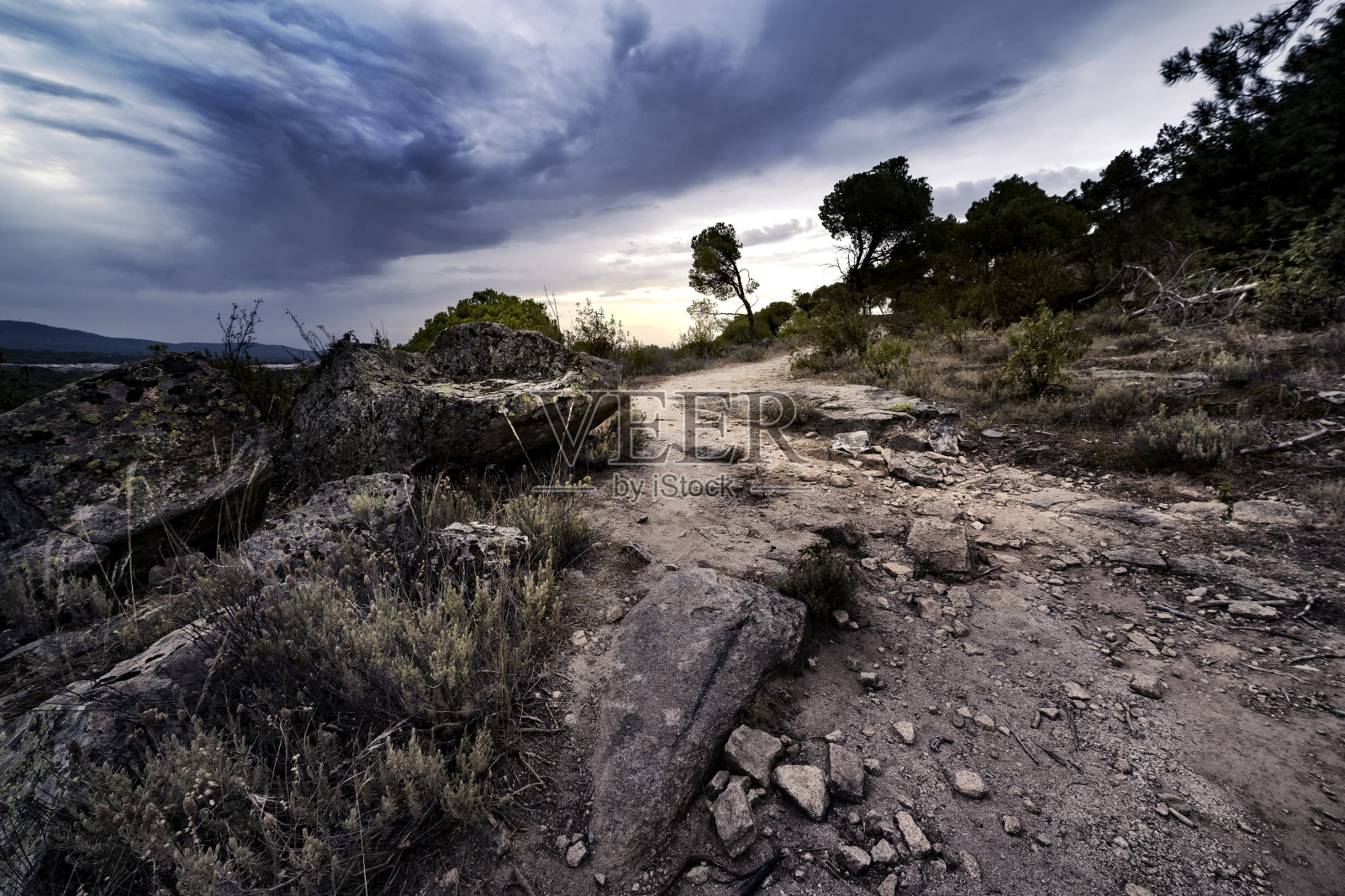 Camino de la montaña照片摄影图片