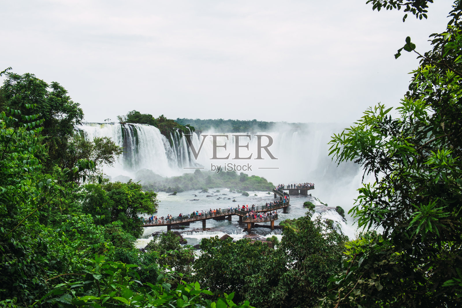 阿根廷和巴西令人印象深刻的瀑布照片摄影图片