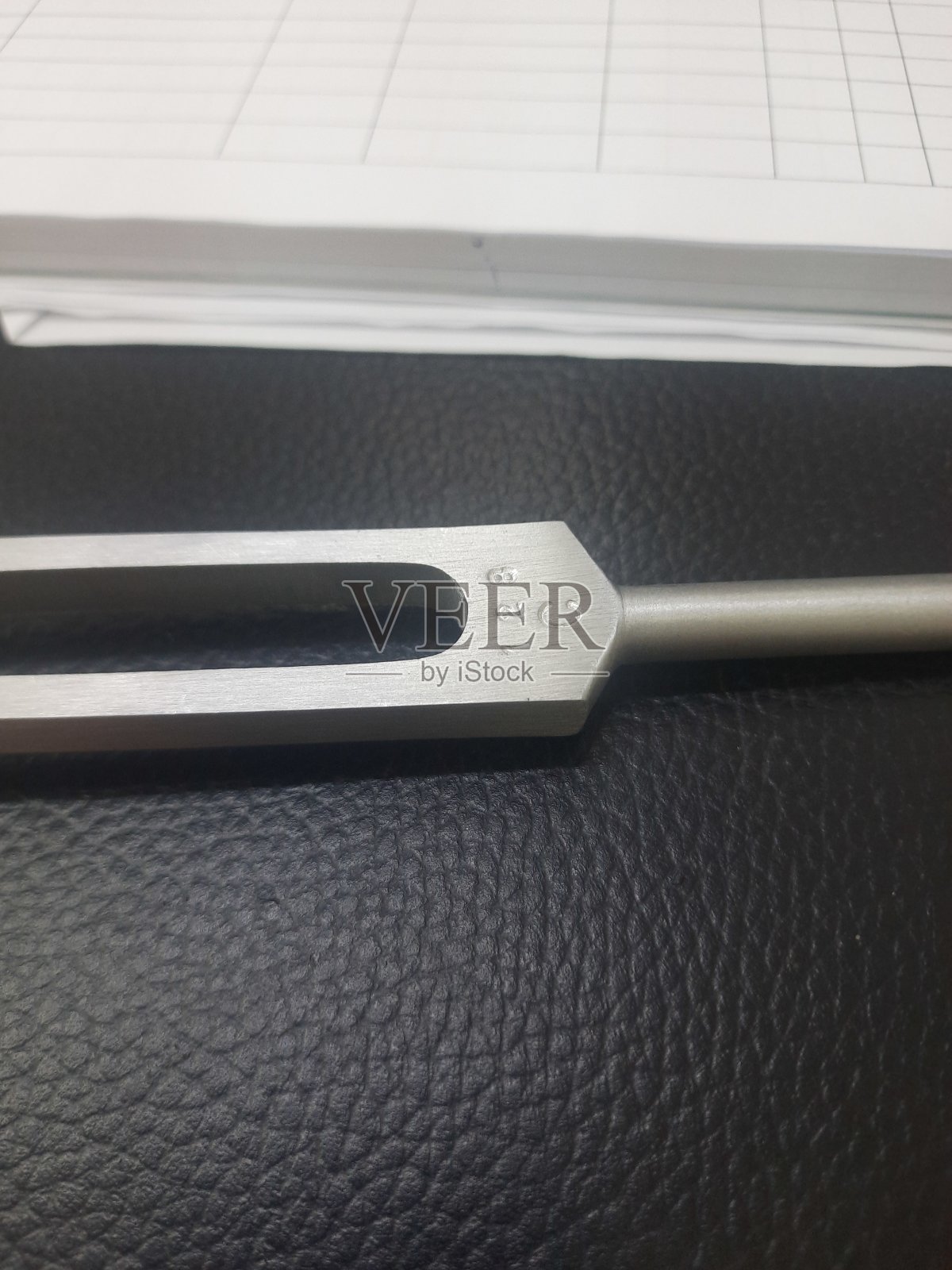 埃及谢赫村的医用音叉（2023年10月10日）照片摄影图片