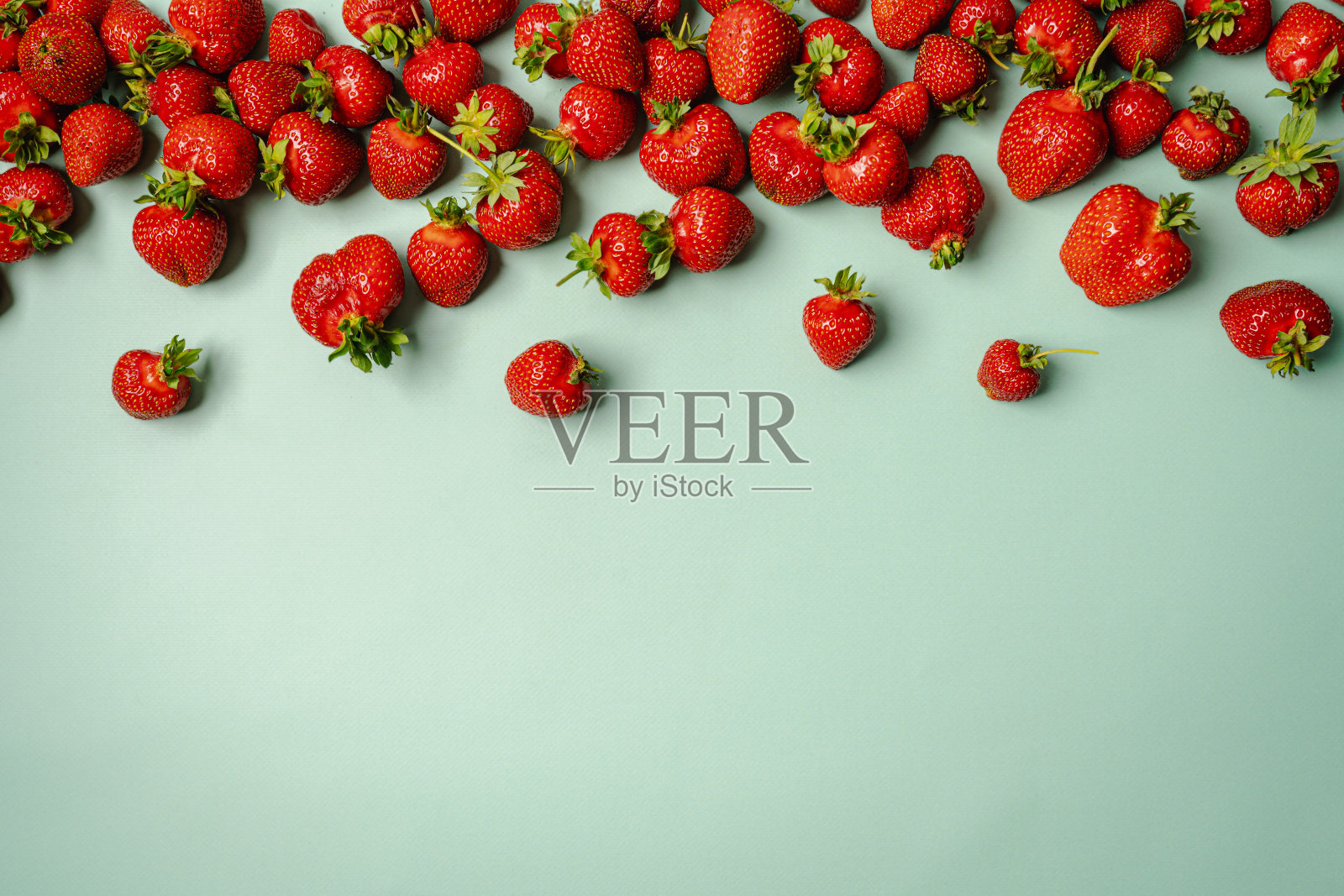 鲜榨草莓照片摄影图片