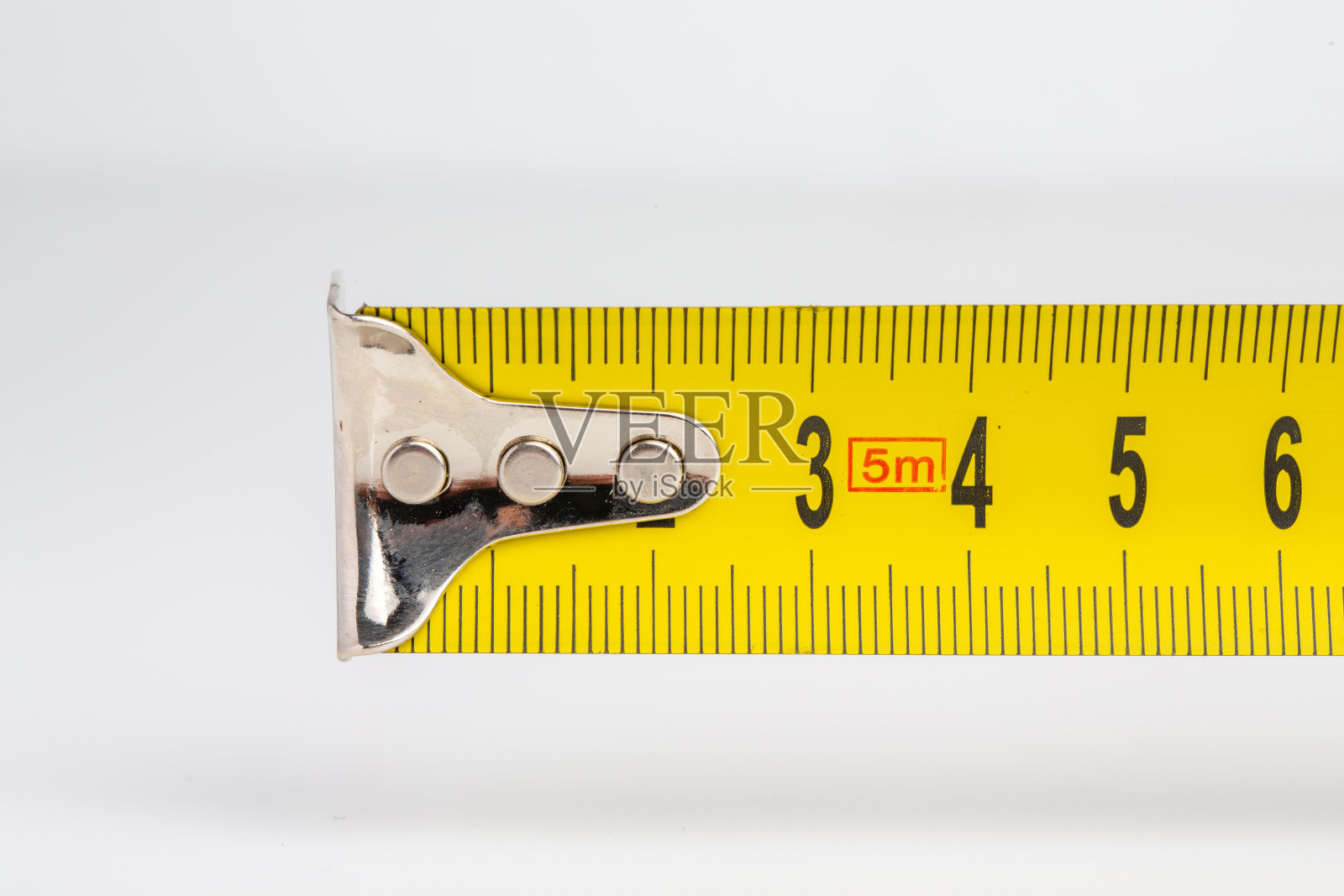 精密工作的必备工具，整齐地摆放在干净的背景上。照片摄影图片