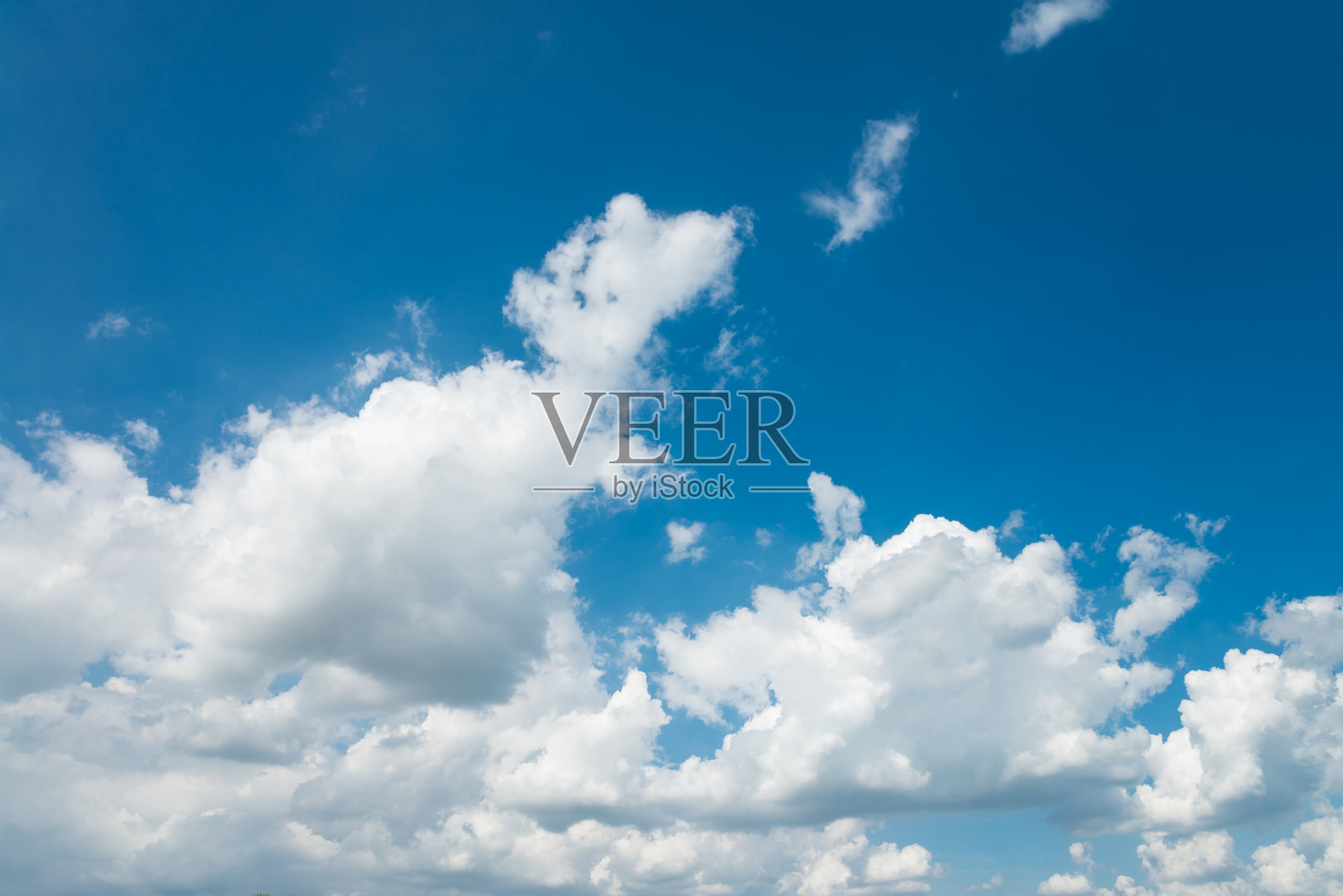 蓝天背景，晴天白云。照片摄影图片