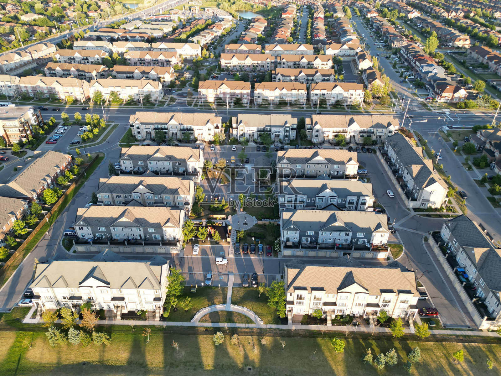 艾琳米尔斯社区和周边地区照片摄影图片