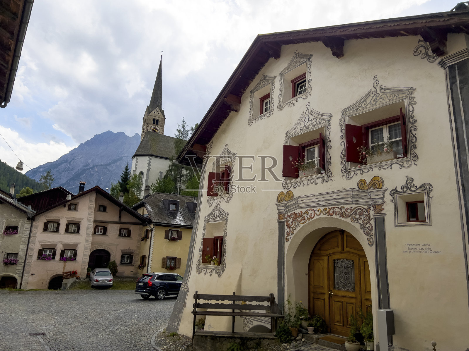 佐奥兹一座18世纪的历史建筑。照片摄影图片