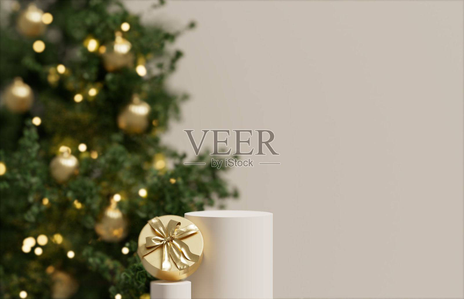 3D平台显示。米色背景与礼盒展示美容产品的介绍或文字。圣诞树与装饰和仙女灯基座在工作室。3D渲染模型照片摄影图片