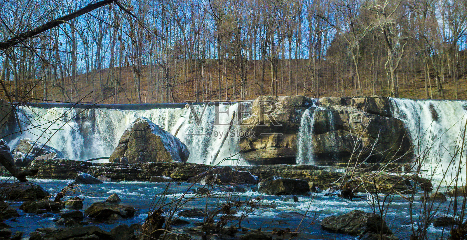 沃尔基尔河瀑布在达什维尔海德鲁新帕尔茨，哈德逊山谷，纽约照片摄影图片