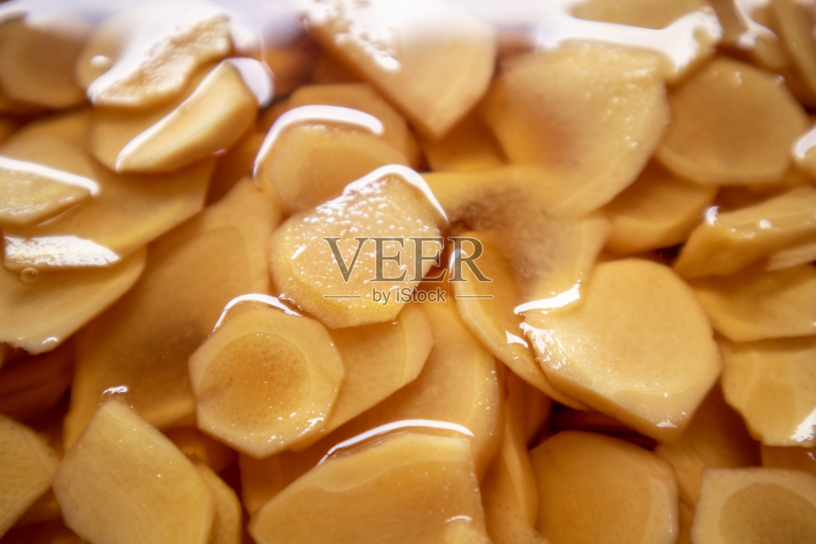 食品储藏盒里美味的腌姜照片摄影图片