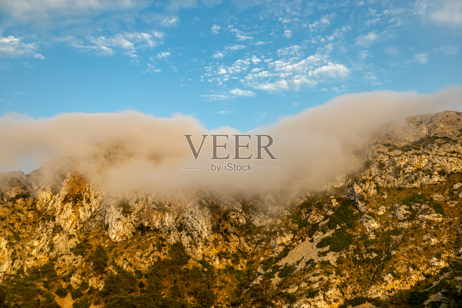 在前往美丽的巴利阿里群岛马略卡岛的途中照片摄影图片