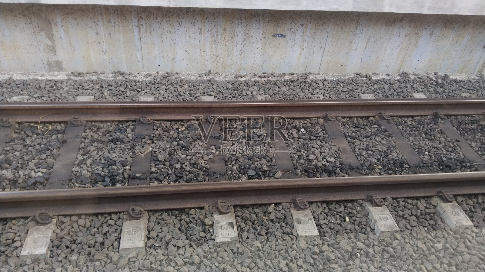 火车站的铁轨照片摄影图片