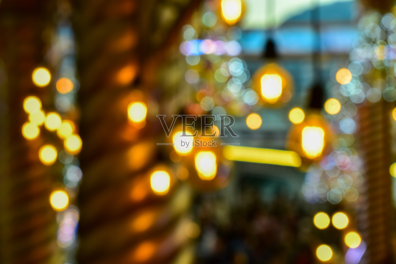 圣诞装饰照明的散景效果照片摄影图片