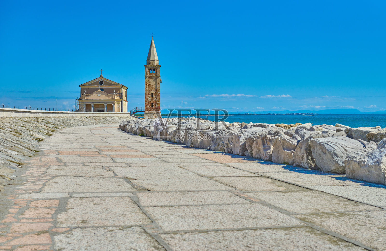 卡奥尔和典型的彩色建筑照片摄影图片