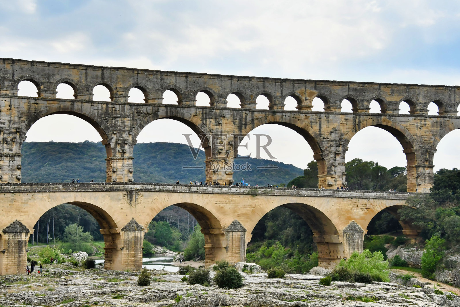 杜加德桥，照片作为背景，在杜加德桥，花园，法国尼姆照片摄影图片