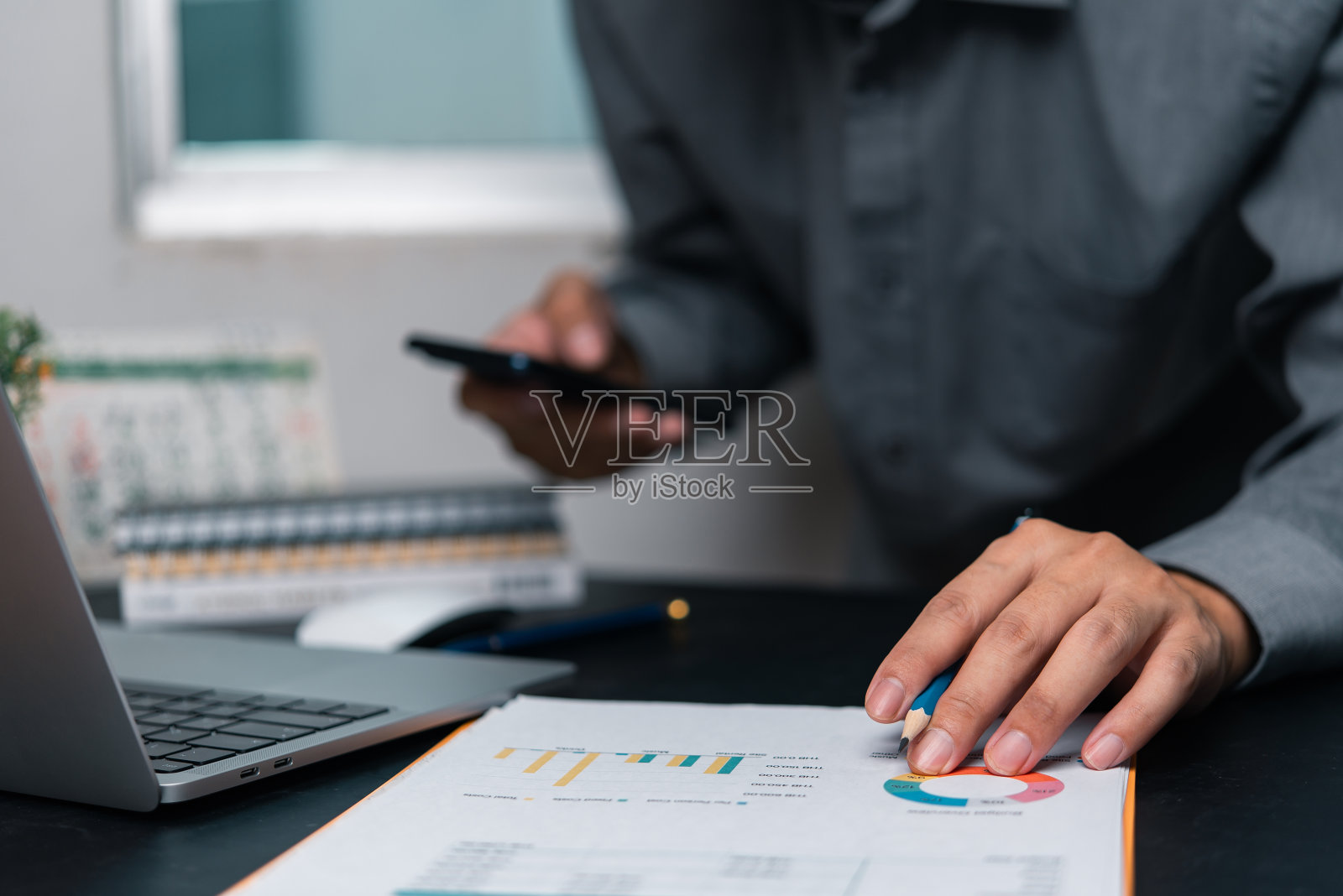 商务图表分析，文件工作，财务计划，电脑营销照片摄影图片