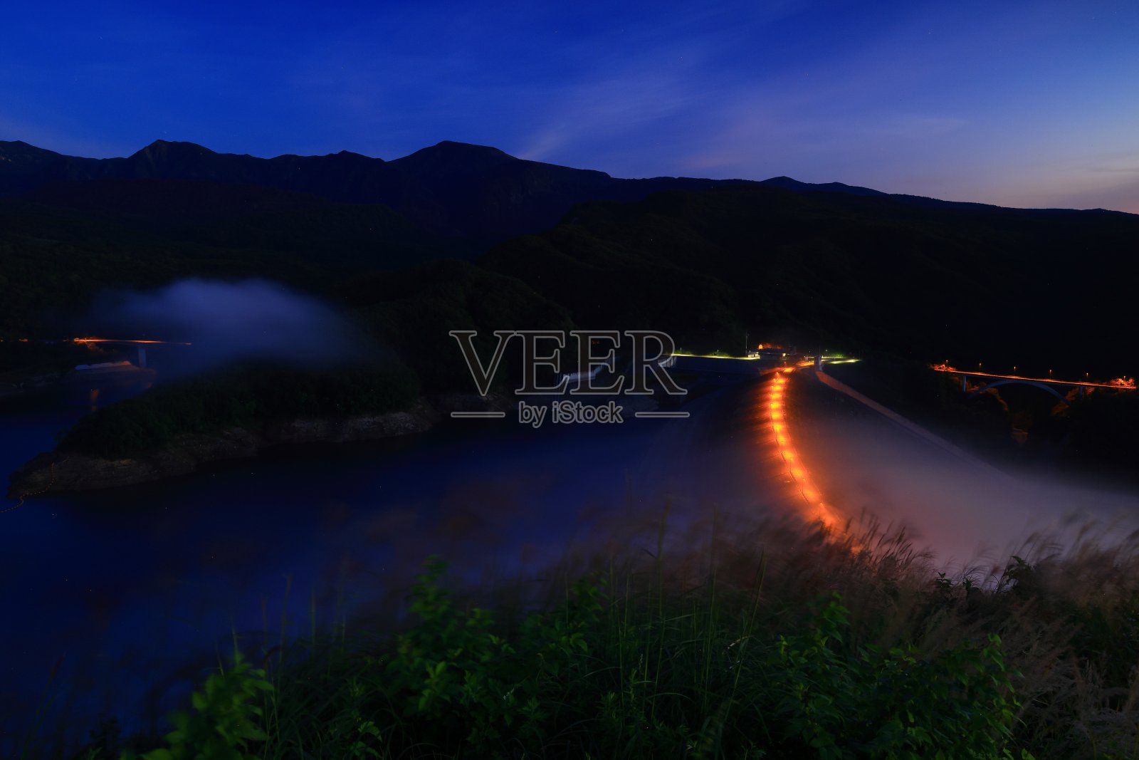 云海和日出照片摄影图片