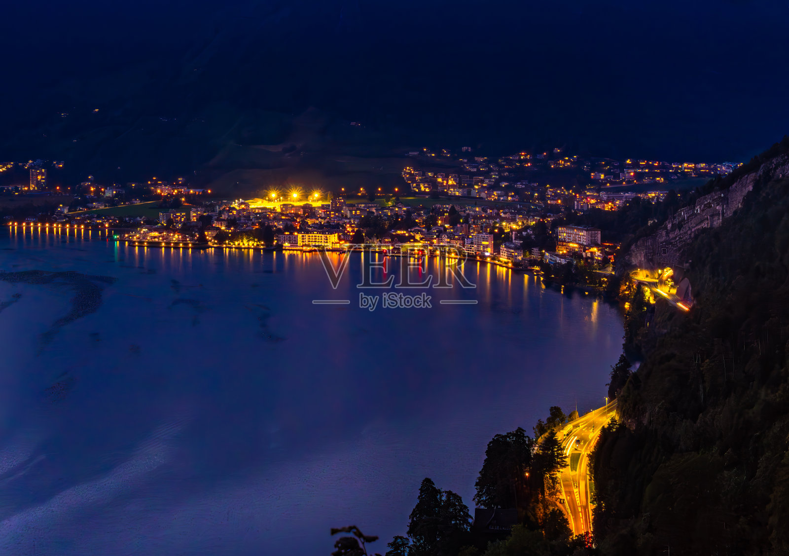 布伦南，瑞士，蓝色小时照片摄影图片