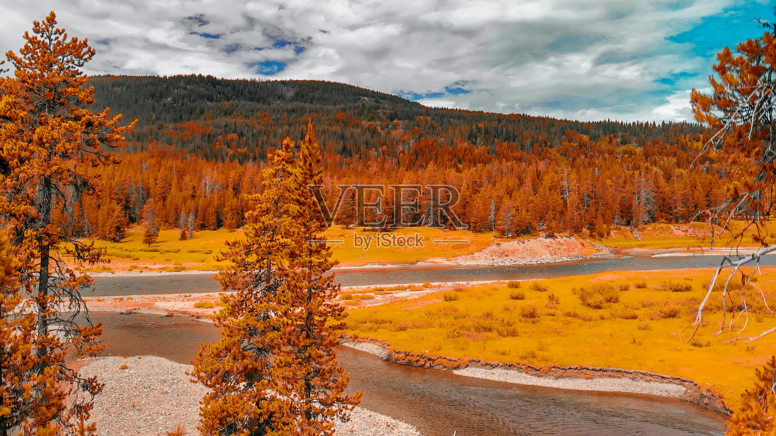 黄石国家公园里令人惊叹的鸟瞰图照片摄影图片