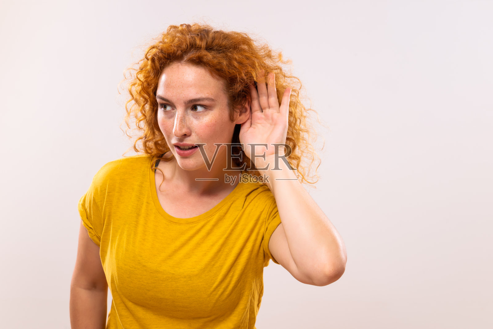 姜色女人在听什么照片摄影图片