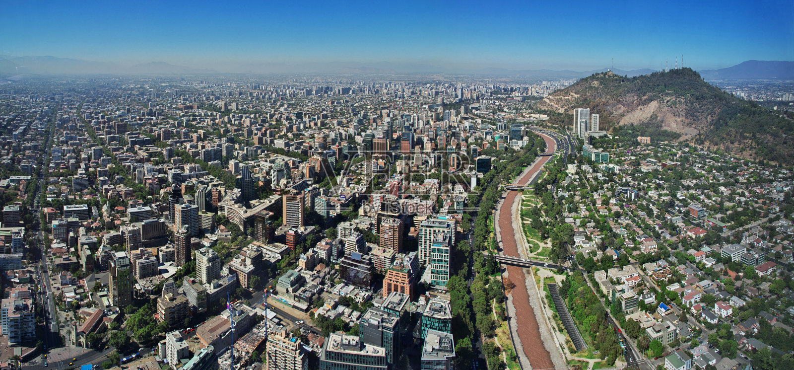 从智利托雷科斯塔内拉俯瞰圣地亚哥全景照片摄影图片