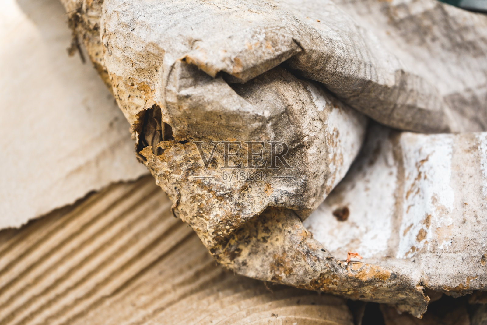 一张又脏又旧的纸板特写照片摄影图片