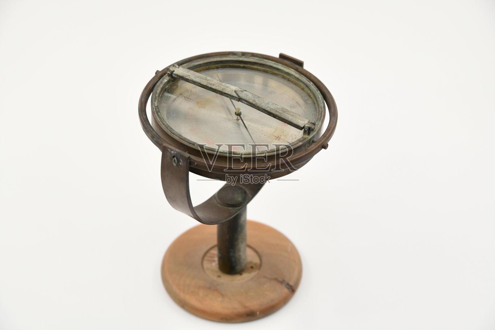 标有黄道十二宫方向的旧指南针照片摄影图片