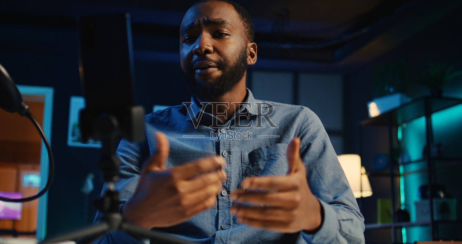 影响者流媒体问答环节照片摄影图片