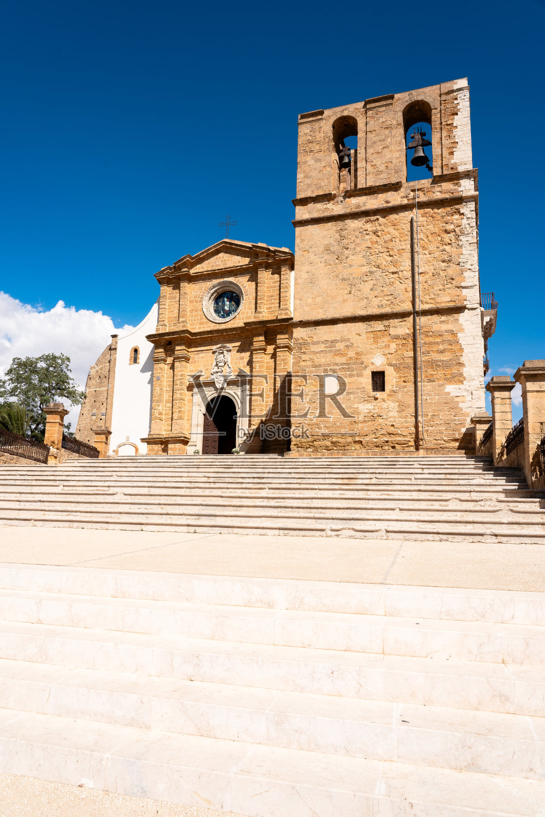 意大利西西里岛阿格里根托的圣杰兰多大教堂照片摄影图片