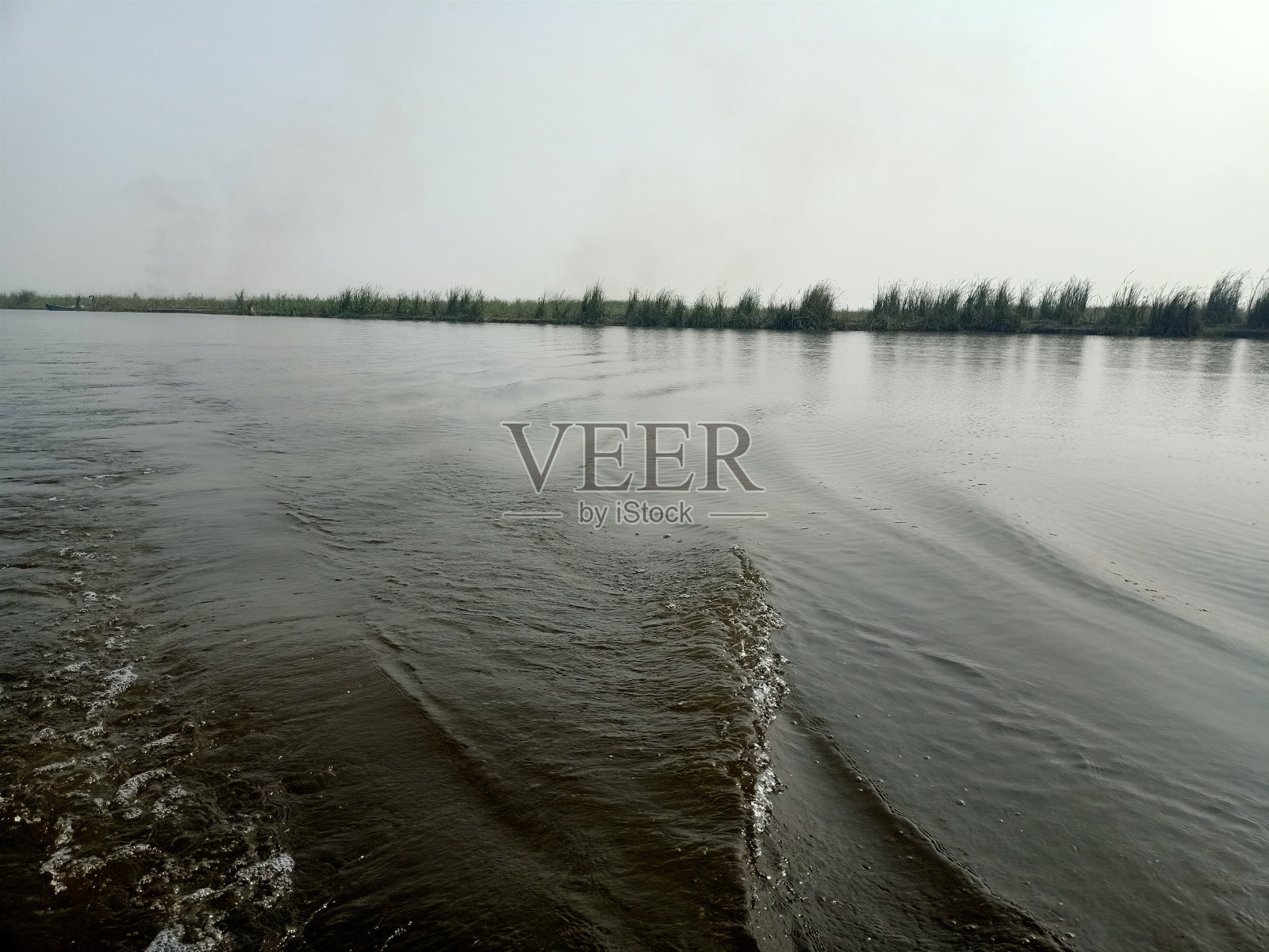 破浪的近距离拍摄-库存照片照片摄影图片