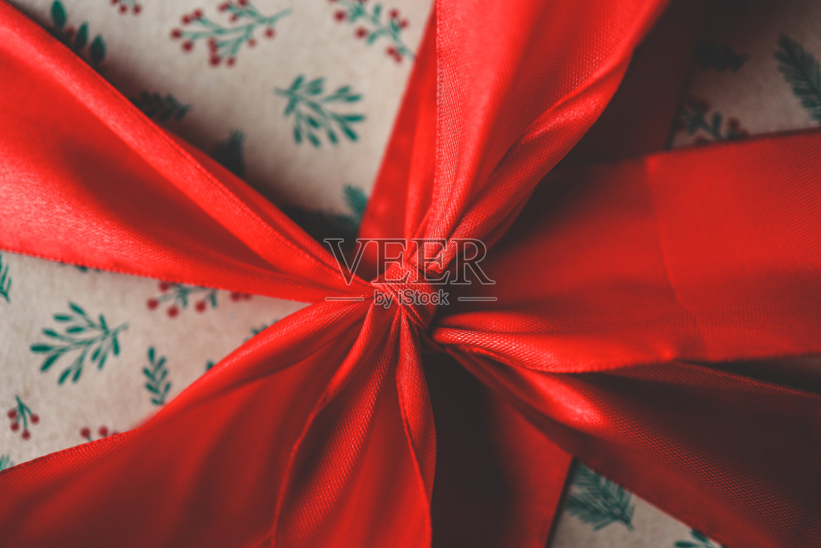 带大蝴蝶结的圣诞礼物特写照片摄影图片