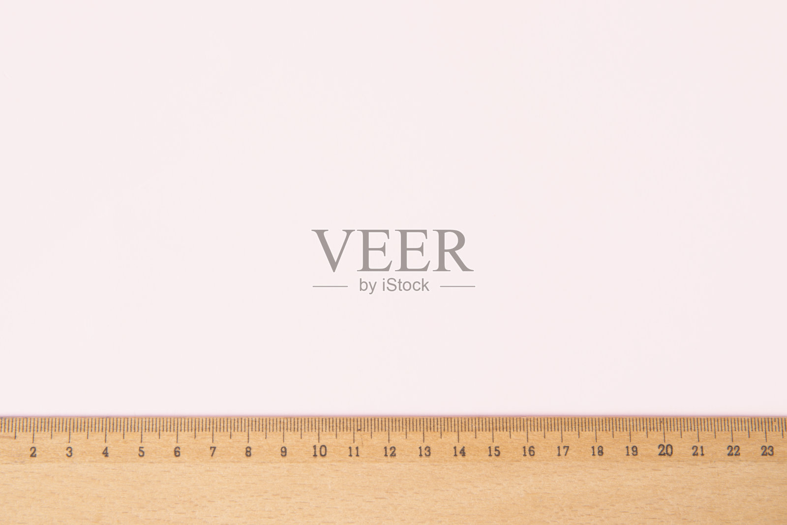 粉红色背景尺照片摄影图片