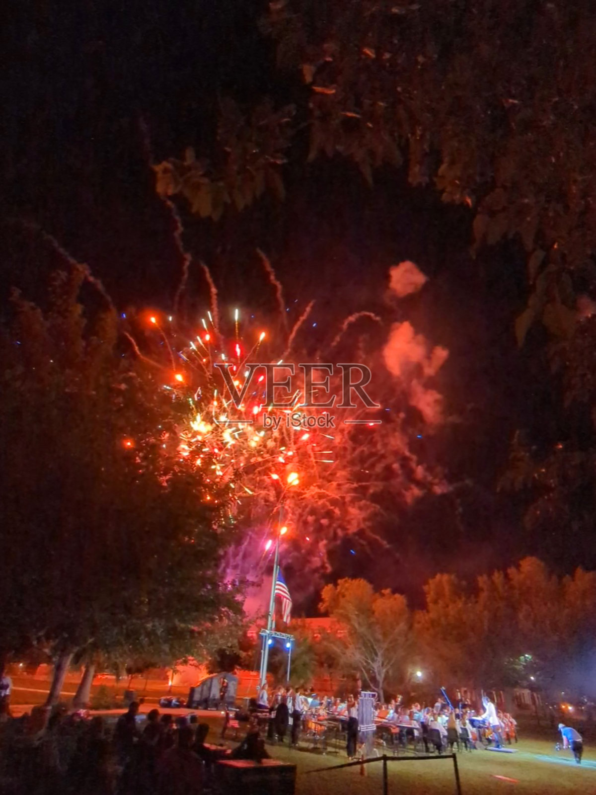 2023年，劳动节户外乐队音乐会和焰火在圣乔治犹他公园和儿童中心举行照片摄影图片