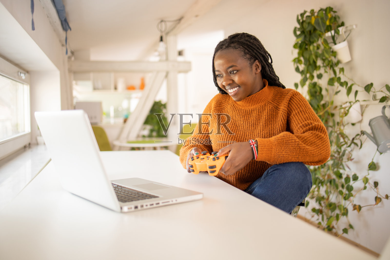 玩电子竞技的女性玩家照片摄影图片