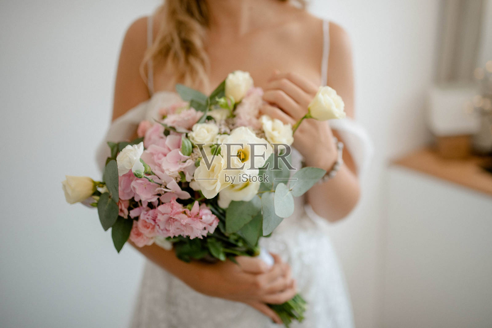 美丽的婚礼新娘花束。照片摄影图片