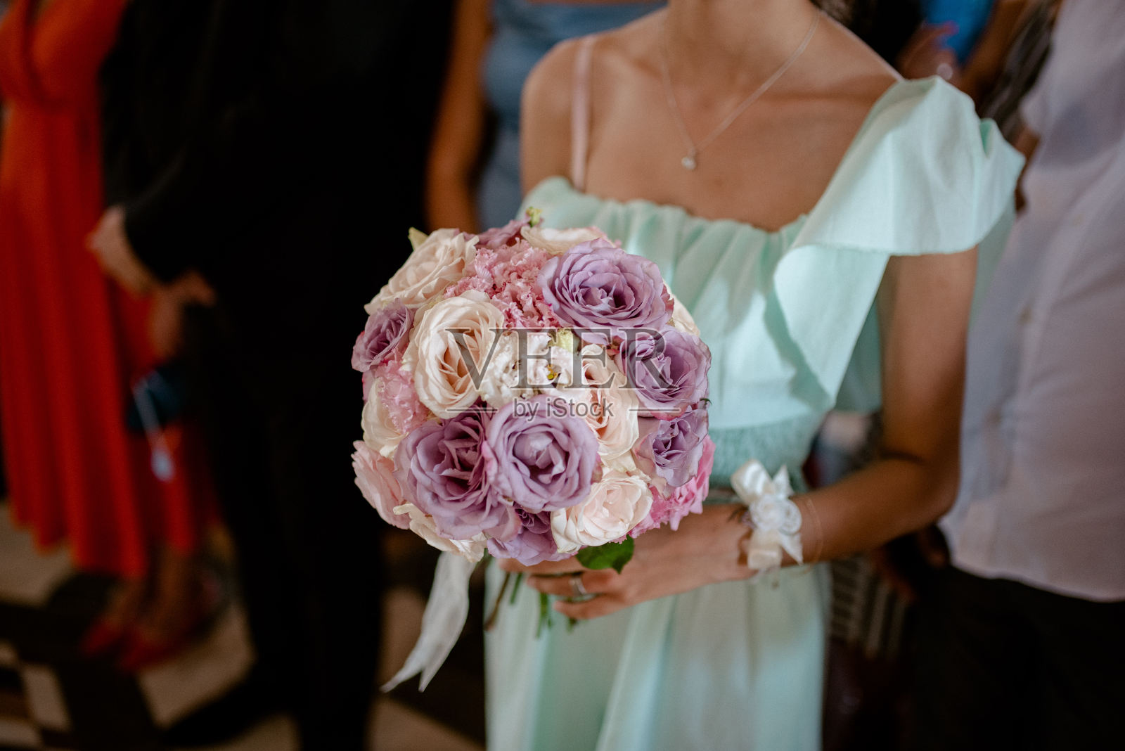 美丽的婚礼新娘花束。照片摄影图片