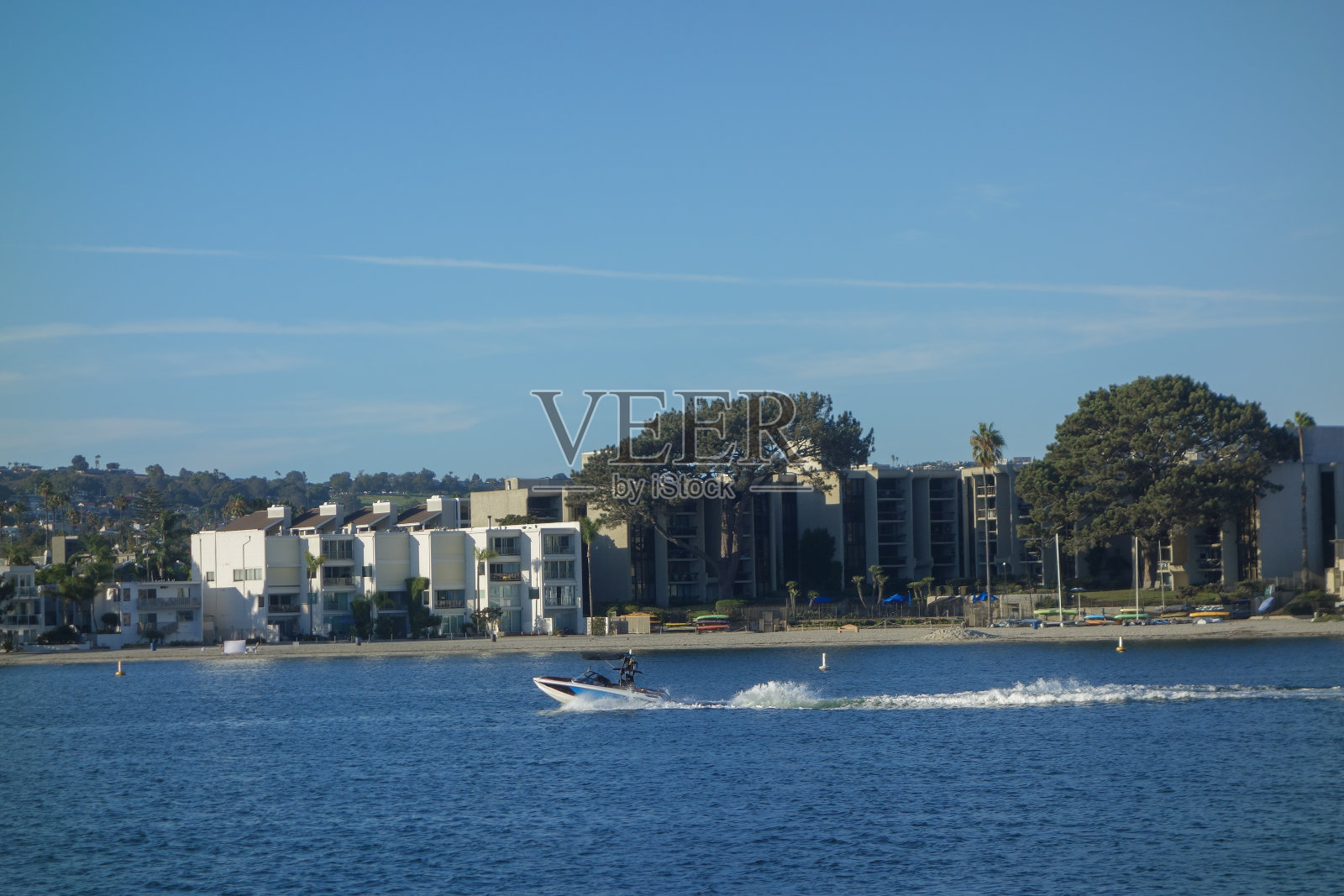 加利福尼亚州圣迭戈，米逊湾的超速摩托艇照片摄影图片